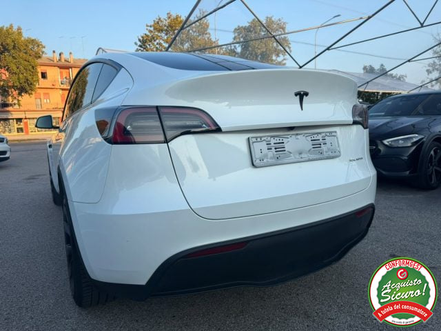 Tesla Model Y Long Range AWD - foto 4 di 4
