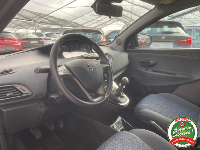 Lancia Ypsilon 1.0 FireFly 5 porte S&S Hybrid Ecochic Gold usato a ODERZO