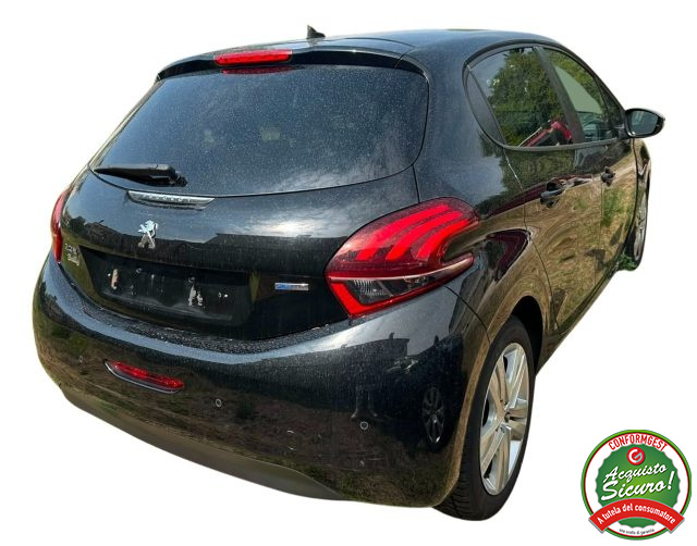 Peugeot 208 1° serie PureTech 82 5 porte Allure - foto 2 di 4