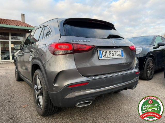 Mercedes-Benz GLA 180 d Automatic Premium - foto 3 di 4