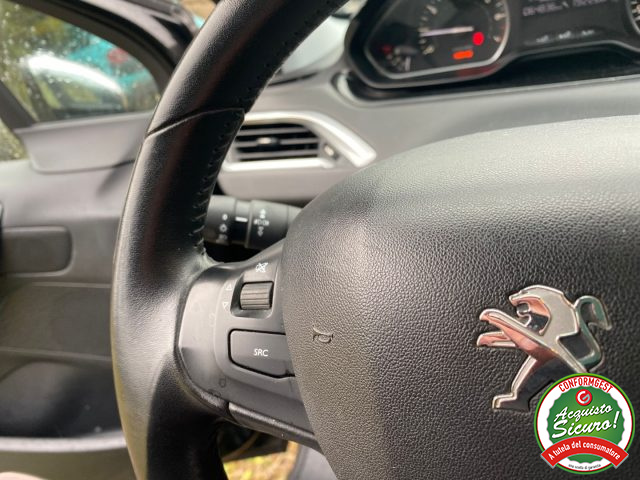 Peugeot 208 5 porte Like, del 2017, 64.834 km, in vendita a Oderzo (TV)