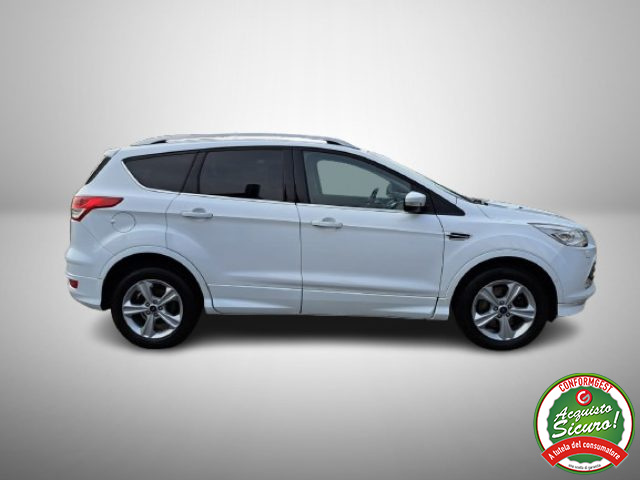 Ford Kuga 2.0 TDCI 150 CV Tetto 4WD Powershift Titanium - foto 3 di 4