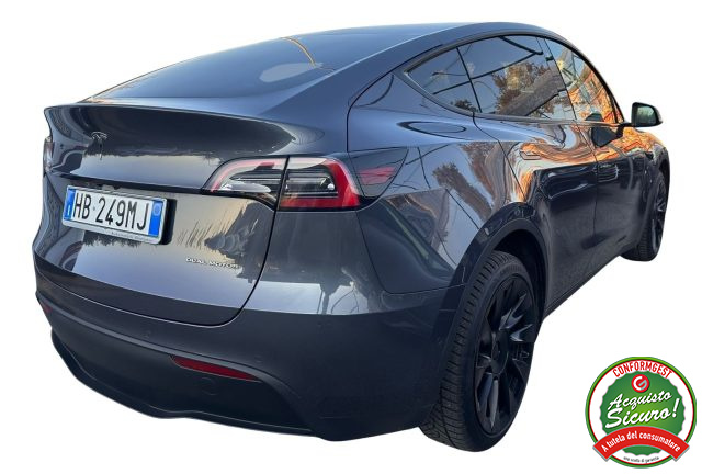 Tesla Model Y Long Range AWD - foto 3 di 4