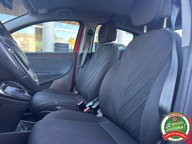 Lancia Ypsilon 1.0 FireFly 5 porte S&S Hybrid Ecochic Silver, del 2022, 54.890 km, in vendita a Oderzo (TV)