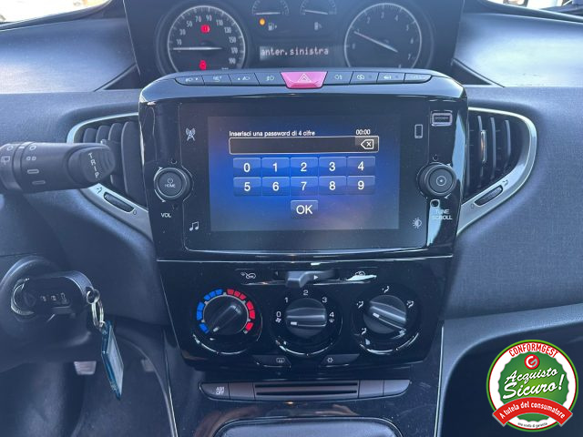 Lancia Ypsilon 1.0 FireFly 5 porte S&S Hybrid Ecochic Silver, del 2022, 54.890 km, in vendita a Oderzo (TV)