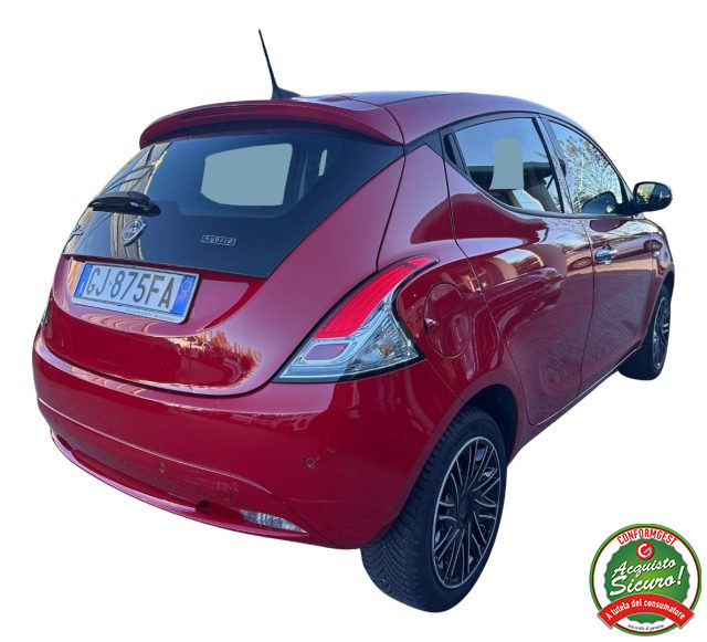 Lancia Ypsilon 1.0 FireFly 5 porte S&S Hybrid Ecochic Silver - foto 4 di 4