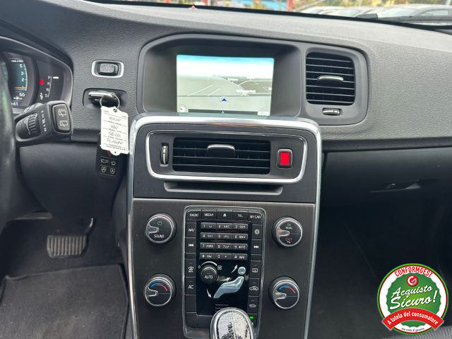 Volvo V60 Cross Country D3 Geartronic Momentum, del 2016, 194.958 km, in vendita a Oderzo (TV)