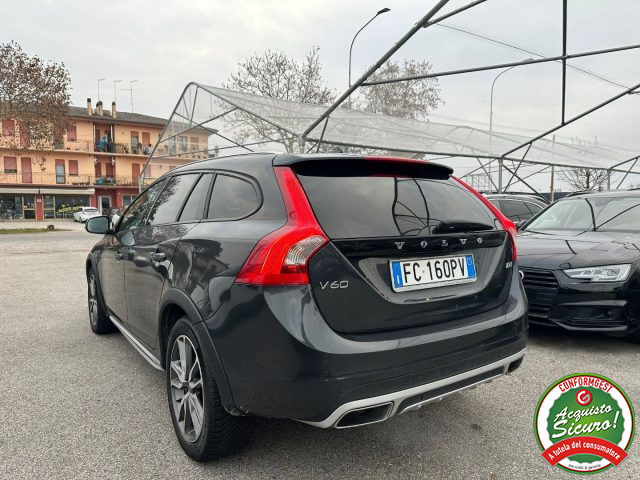 Volvo V60 Cross Country D3 Geartronic Momentum usato a ODERZO