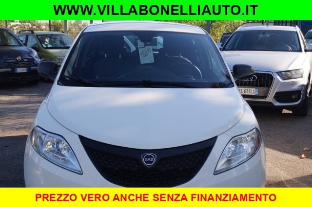 Lancia Ypsilon 1.0 FireFly 5 porte S&S Hybrid Ecochic Silver usato a ROMA