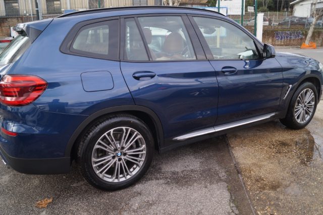 BMW X3 xDrive30e Luxury Line - foto 4 di 4