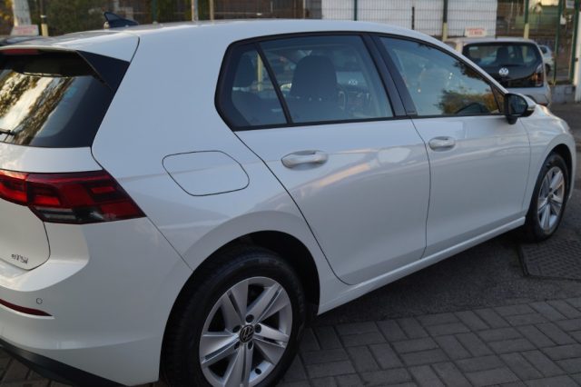 Volkswagen Golf 1.0 eTSI EVO DSG Life leve volante apple car - foto 4 di 21