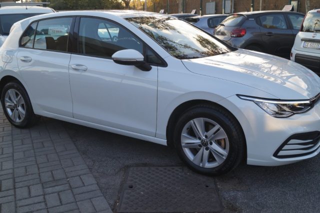 Volkswagen Golf 1.0 eTSI EVO DSG Life leve volante apple car - foto 3 di 21