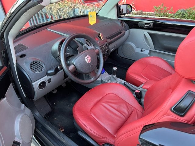 Volkswagen New Beetle 1.9 TDI 101CV Cabrio - foto 4 di 4