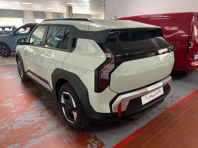 Kia EV3 58.3 kWh Air - foto 2 di 18