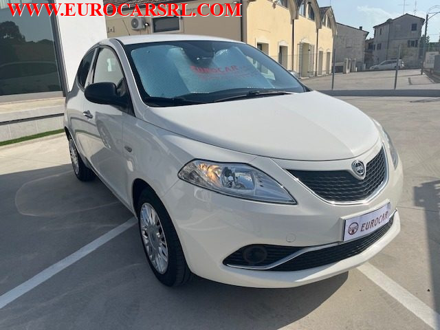 Lancia Ypsilon 1.2 69 CV 5 porte Silver usato a MONTE PORZIO