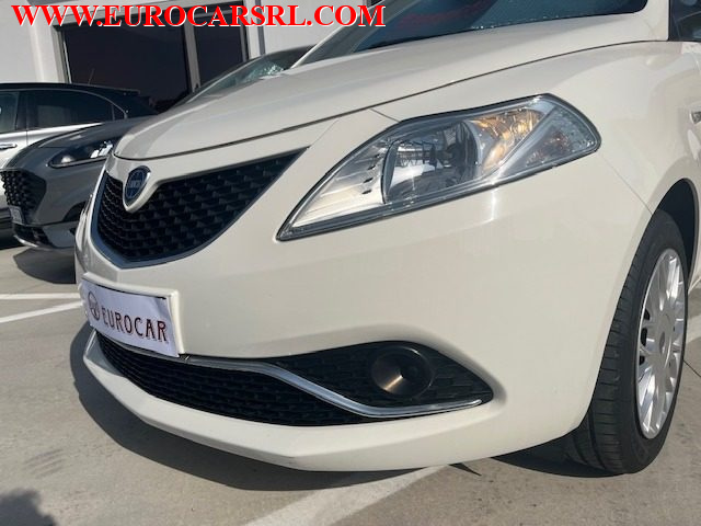 Lancia Ypsilon 1.2 69 CV 5 porte Silver - foto 4 di 4