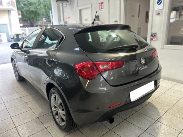 Alfa Romeo Giulietta 1.6 JTDm-2 105 CV Distinctive - foto 4 di 4