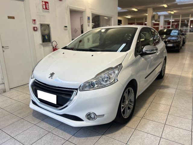 Peugeot 208 1° serie 1.2 VTi 82 CV 3 porte Allure, del 2013, 64.500 km, in vendita a Torino (TO)
