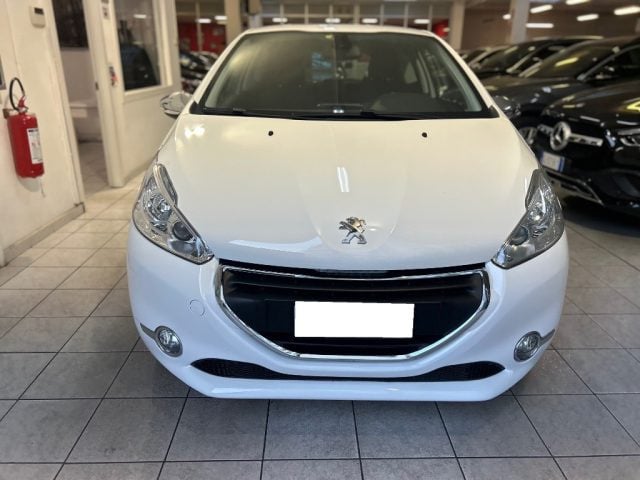 Peugeot 208 1° serie 1.2 VTi 82 CV 3 porte Allure - foto 2 di 4