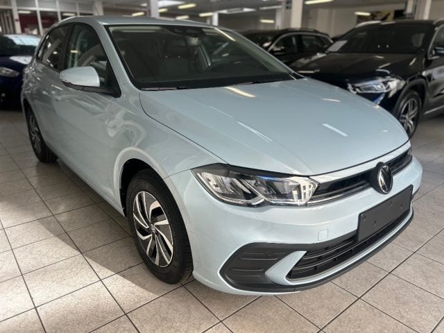 Volkswagen Polo 1.0 Young 80cv - foto 2 di 4