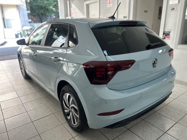 Volkswagen Polo 1.0 Young 80cv - foto 4 di 4