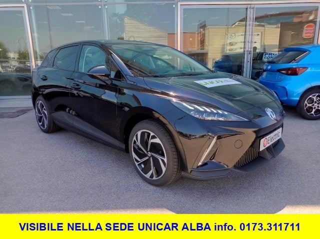 MG MG4 Luxury 64 KWh nuovo a ALBA