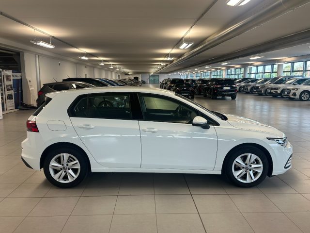 Volkswagen Golf 1.500 BENZINA 130 CV LIFE ADATTA A NEOPATNETATI - foto 4 di 4