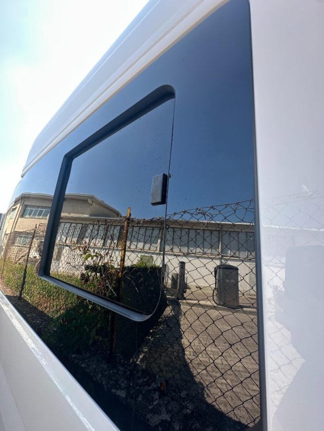 Volkswagen Crafter 7 POSTI AUTOCARRO Crafter Furgone 35 L4H3 2.0 TDI nuovo a ALBA