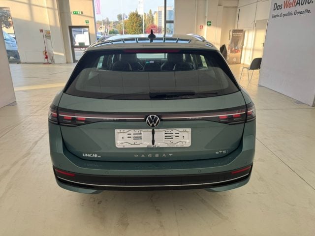 Volkswagen Passat 1.5 eTSI 150 CV DSG Business, in vendita a Alba (CN)