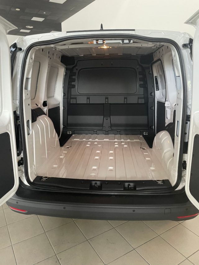 Volkswagen Caddy 2.0 TDI 102CV Furgone Business nuovo a ALBA