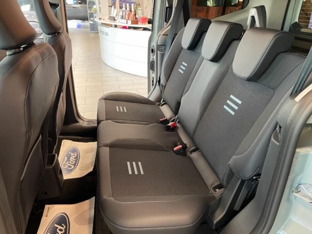 Ford Tourneo Courier ACTIVE 1.000 benzina 125cv AUTOM. NUOVA!, 1 km, in vendita a Alba (CN)