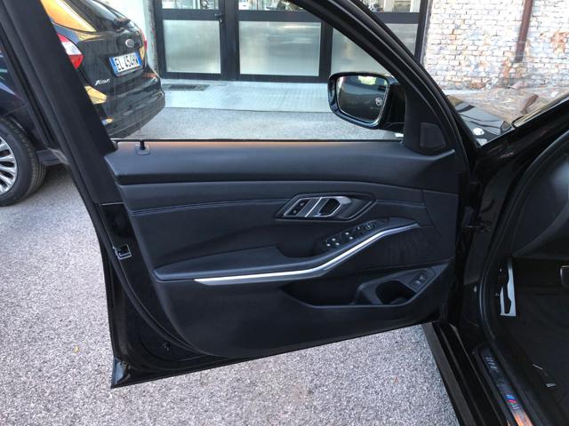 BMW 330 d 48V Touring Msport, del 2022, 104.000 km, in vendita a Ozzano Dell Emilia (BO)