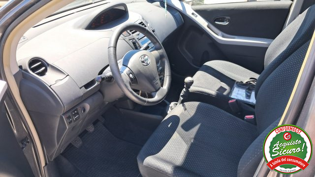 Toyota Yaris 1.4 D-4D DPF 5 porte Sol+Confort Pack - foto 4 di 4