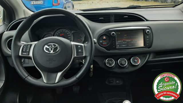 Toyota Yaris 1.0 5 porte Active - foto 3 di 4