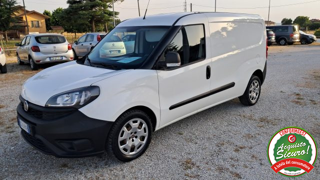 Fiat Doblo Doblò 1.6 MJT 105CV Cargo Maxi Lounge 3 Posti usato a RIMINI