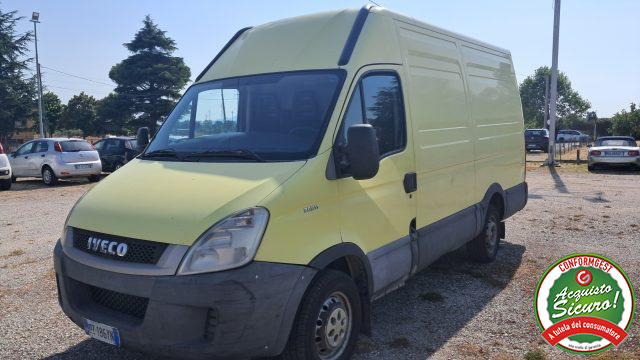 Iveco Daily (2009-11) 35S11V 2.3 Hpi PL-TM Midivan usato a RIMINI