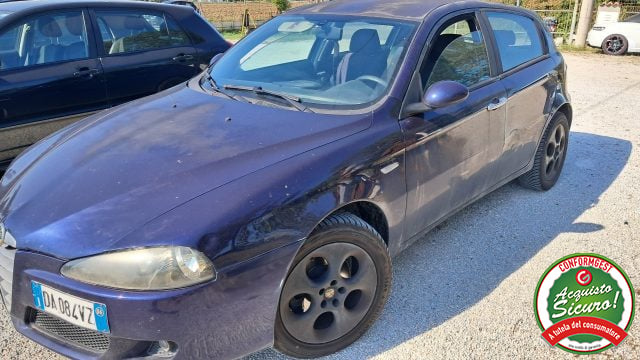 Alfa Romeo 147 1.9 JTD (120) 5 porte Distinctive, del 2006, 263.000 km, in vendita a Rimini (RN)