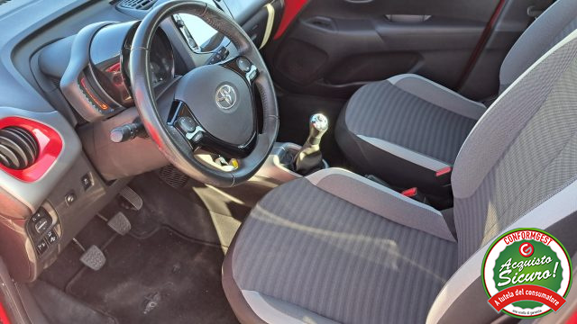 Toyota Aygo 1.0 VVT-i 72 CV 5 porte x-fun - foto 3 di 11