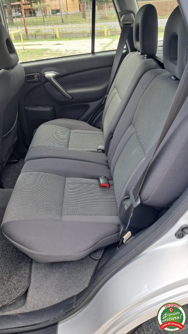 Toyota RAV 4 MY23 RAV4 2.0 Tdi D-4D cat 5 porte Sol - foto 4 di 4