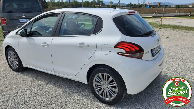 Peugeot 208 1° serie PureTech 82 5 porte Active - foto 2 di 4