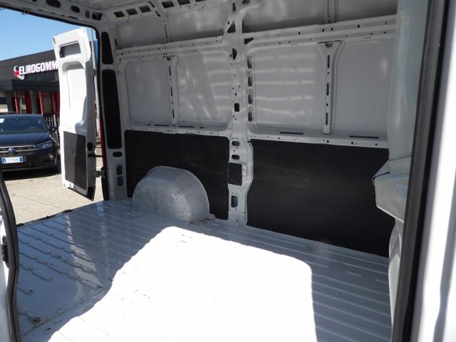Citroen Jumper 30 BlueHDi 140 S&S PC-TM Furgone, del 2021, 118.732 km, in vendita a Spresiano (TV)