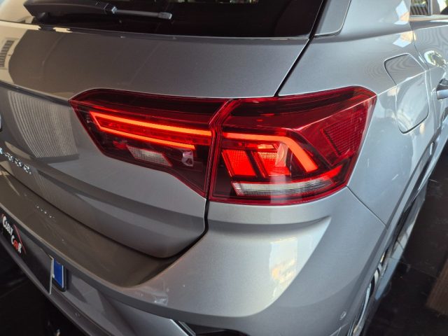 Volkswagen T-Roc 2.0 TDI SCR 150 CV DSG R-Line, del 2022, 68.000 km, in vendita a Mugnano Di Napoli (NA)