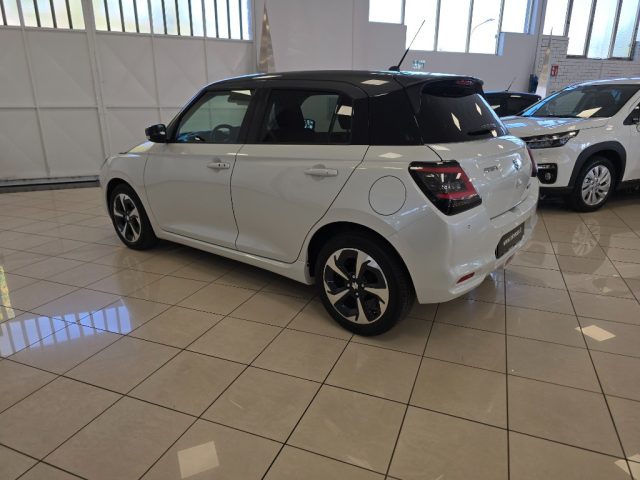 Suzuki Swift 1.2 Hybrid Top Aziendale solo 15.300 km - foto 3 di 4