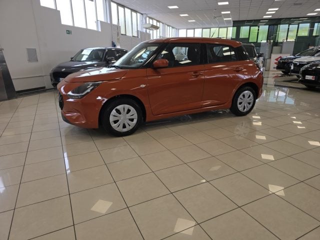 Suzuki Swift 1.2 Hybrid Waku PROMO+INCENTIVO 2026 - foto 2 di 4
