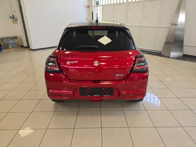 Suzuki Swift 1.2 Hybrid Top PROMO INCENTIVO ALL INCLUSIVE - foto 3 di 4
