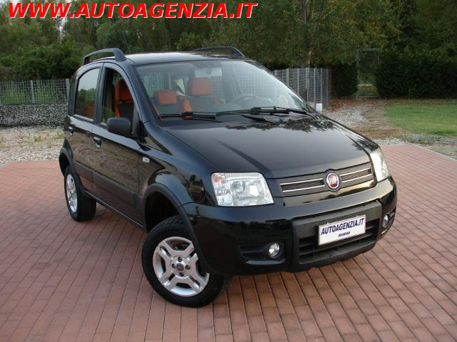 Fiat Panda 1.3 MJT 16V 4x4 Climbing, del 2007, 104.000 km, in vendita a Rimini (RN)