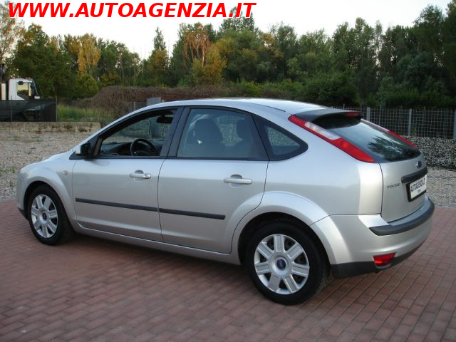 Ford Focus 1.6 TDCi (90CV) 5p. (POCHI KM) - foto 4 di 4