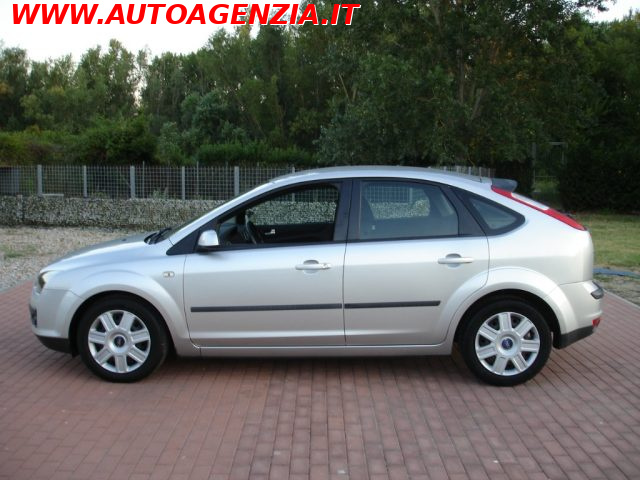 Ford Focus 1.6 TDCi (90CV) 5p. (POCHI KM) - foto 3 di 4