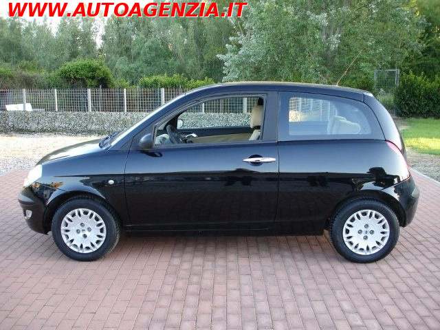 Lancia Ypsilon 1.2 - foto 3 di 4