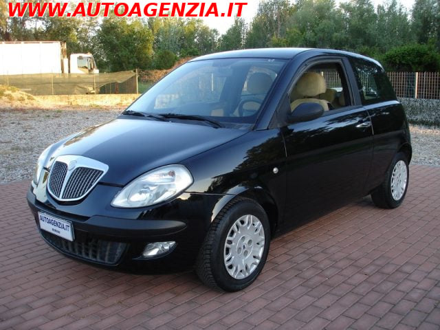 Lancia Ypsilon 1.2, del 2006, 240.000 km, in vendita a Rimini (RN)